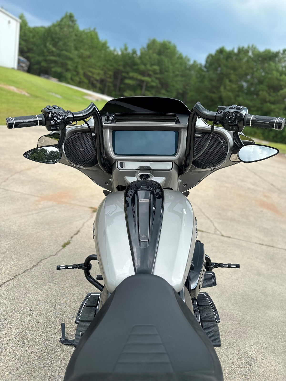 Bison Bagger for '24-'26 Street Glide | Harley Handlebars